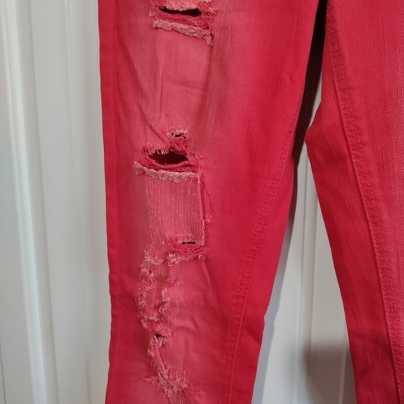 Vanity Harlow red jeans size 2/4 or size 26/31 destructed distressed Like New - Picture 3 of 7